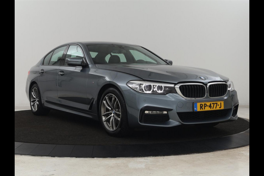 BMW 5 Serie 520i M Sport | Alcantara | Sfeerverlichting | Trekhaak | Navigatie Professional | Full LED | Sportstoelen | Parkeerhulp | Cruise control | Keyless start | Climate control | Bluetooth