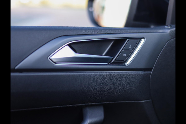 Volkswagen Taigo 1.0 TSI R-Line | Keyless | Camera | Stoelverw. | ACC