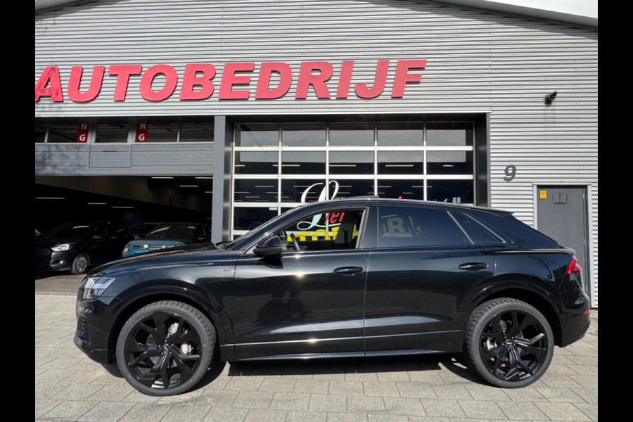 Audi Q8 3.0 -V6 24V 55 TFSi Quattro - Panorama dak I Airco I Leer I 23 inch velgen I PDC I Led i 24.000 KM