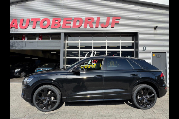 Audi Q8 3.0 -V6 24V 55 TFSi Quattro - Panorama dak I Airco I Leer I 23 inch velgen I PDC I Led i 24.000 KM