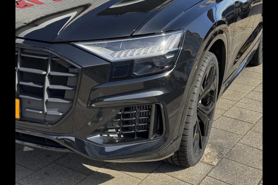 Audi Q8 3.0 -V6 24V 55 TFSi Quattro - Panorama dak I Airco I Leer I 23 inch velgen I PDC I Led i 24.000 KM