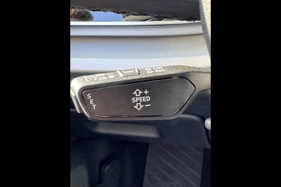 Audi Q8 3.0 -V6 24V 55 TFSi Quattro - Panorama dak I Airco I Leer I 23 inch velgen I PDC I Led i 24.000 KM