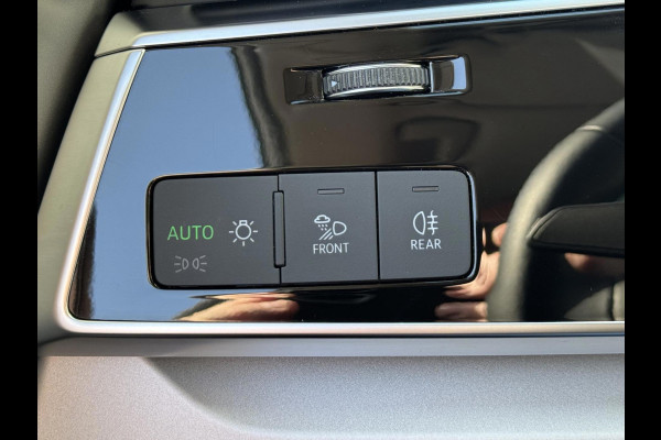 Audi Q8 3.0 -V6 24V 55 TFSi Quattro - Panorama dak I Airco I Leer I 23 inch velgen I PDC I Led i 24.000 KM