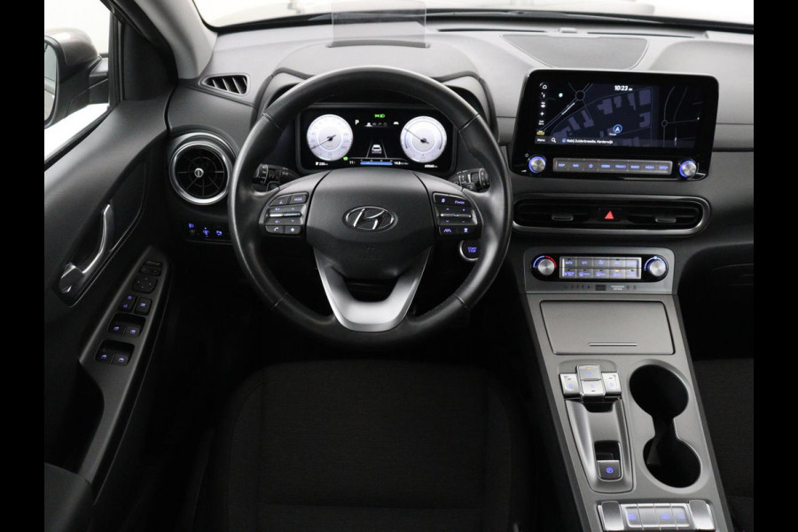Hyundai Kona EV Fashion 64 kWh | SOH 100% | 3 Fase | Head-Up | Warmtepomp | Adaptive cruise | Camera | Carplay | Keyless | Full LED | Navigatie | Climate control