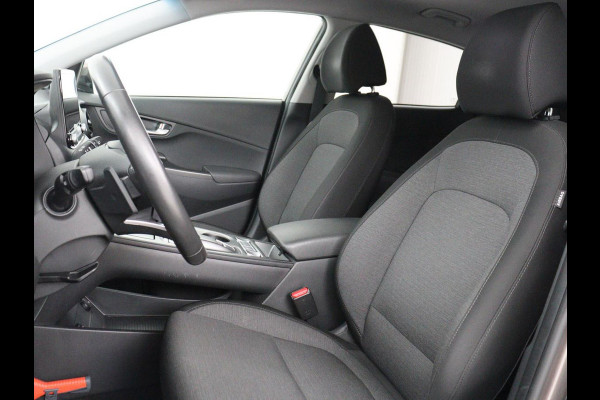 Hyundai Kona EV Fashion 64 kWh | SOH 100% | 3 Fase | Head-Up | Warmtepomp | Adaptive cruise | Camera | Carplay | Keyless | Full LED | Navigatie | Climate control