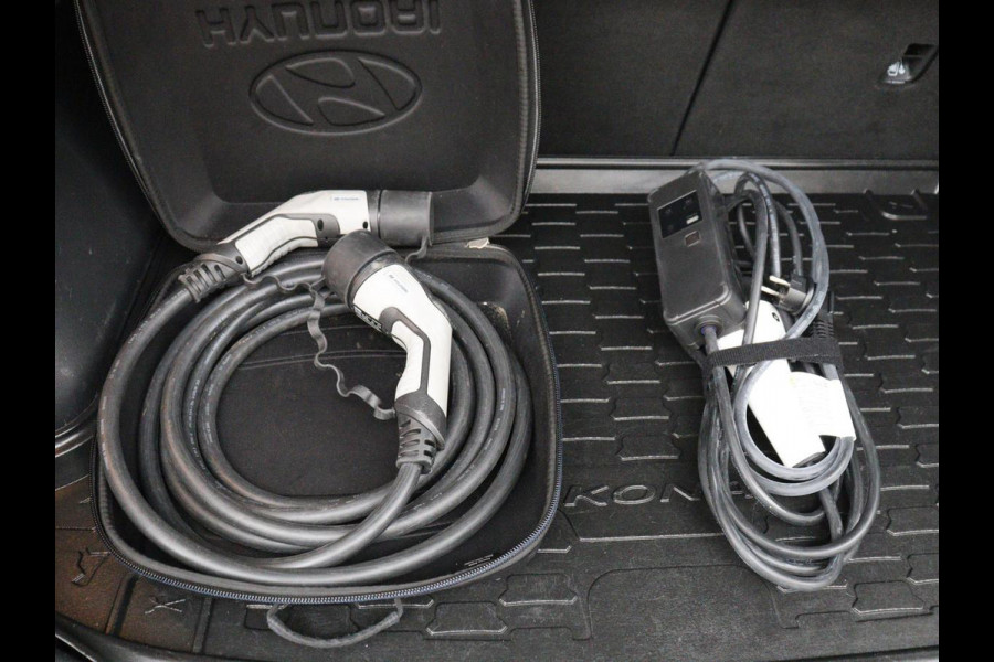 Hyundai Kona EV Fashion 64 kWh | SOH 100% | 3 Fase | Head-Up | Warmtepomp | Adaptive cruise | Camera | Carplay | Keyless | Full LED | Navigatie | Climate control