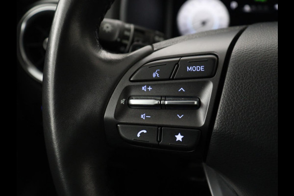Hyundai Kona EV Fashion 64 kWh | SOH 100% | 3 Fase | Head-Up | Warmtepomp | Adaptive cruise | Camera | Carplay | Keyless | Full LED | Navigatie | Climate control