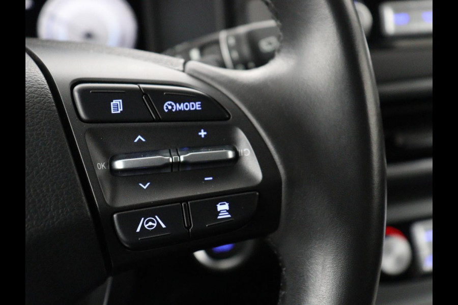 Hyundai Kona EV Fashion 64 kWh | SOH 100% | 3 Fase | Head-Up | Warmtepomp | Adaptive cruise | Camera | Carplay | Keyless | Full LED | Navigatie | Climate control