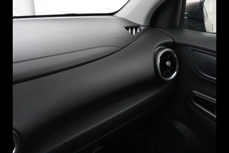 Hyundai Kona EV Fashion 64 kWh | SOH 100% | 3 Fase | Head-Up | Warmtepomp | Adaptive cruise | Camera | Carplay | Keyless | Full LED | Navigatie | Climate control