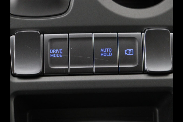 Hyundai Kona EV Fashion 64 kWh | SOH 100% | 3 Fase | Head-Up | Warmtepomp | Adaptive cruise | Camera | Carplay | Keyless | Full LED | Navigatie | Climate control