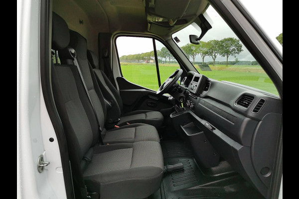 Renault Master T35 2.3 dCi 165pk XL Bakwagen Laadklep Camera Navi Airco