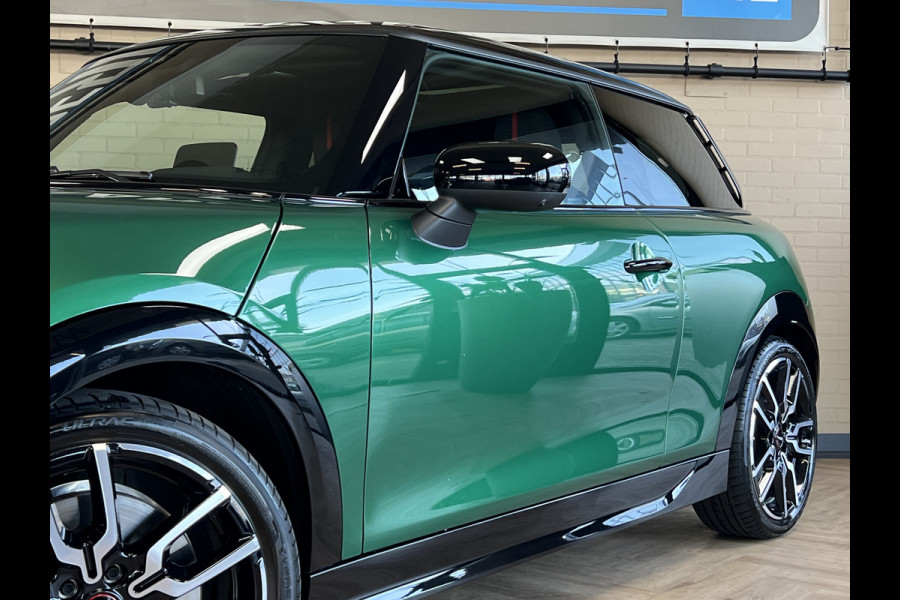 MINI Mini 2.0 JCW 232PK John Cooper Works XL Navi | H&K | HUD | Pano | Led | 360 | Keyless | Carplay | Fabrieksgarantie tot April 2028!