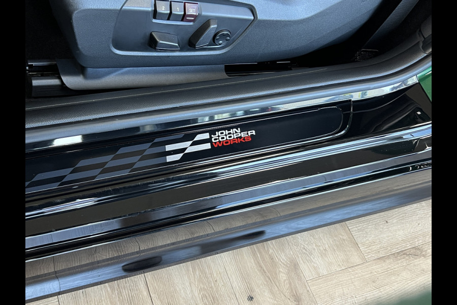 MINI Mini 2.0 JCW 232PK John Cooper Works XL Navi | H&K | HUD | Pano | Led | 360 | Keyless | Carplay | Fabrieksgarantie tot April 2028!