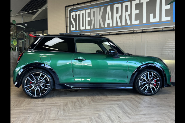 MINI Mini 2.0 JCW 232PK John Cooper Works XL Navi | H&K | HUD | Pano | Led | 360 | Keyless | Carplay | Fabrieksgarantie tot April 2028!