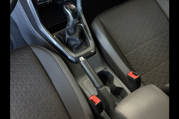 Volkswagen T-Cross 1.0 TSI 115pk DSG Style | Navigatie | Dode hoek | Stoelverwarming | PDC V+A | 100% Volkswagen Onderhouden!