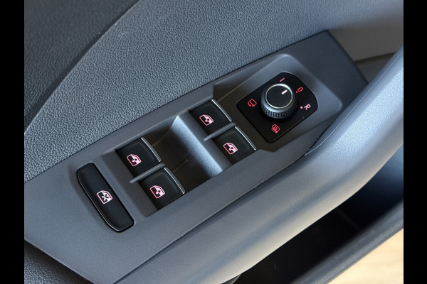 Volkswagen T-Cross 1.0 TSI 115pk DSG Style | Navigatie | Dode hoek | Stoelverwarming | PDC V+A | 100% Volkswagen Onderhouden!