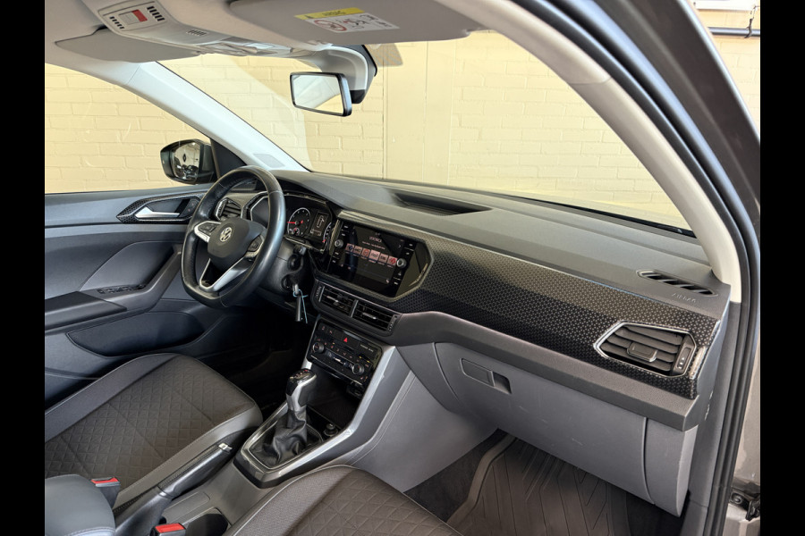 Volkswagen T-Cross 1.0 TSI 115pk DSG Style | Navigatie | Dode hoek | Stoelverwarming | PDC V+A | 100% Volkswagen Onderhouden!