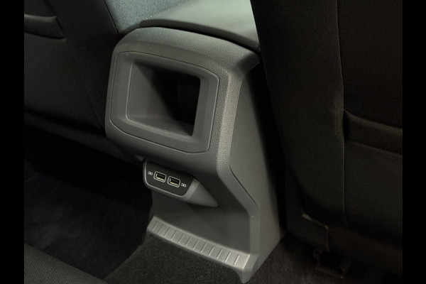 Volkswagen T-Cross 1.0 TSI 115pk DSG Style | Navi | Carplay | 17"| Camera | Led Koplampen | Stoelverwarming | 100% Volkswagen Onderhouden!