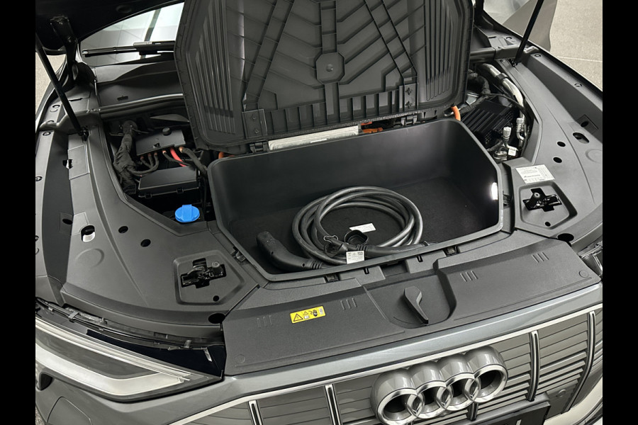 Audi e-tron Sportback S 504pk | RS-Stoelen | Panorama | 360 Camera | Valcona Leder | ACC | B&O Sound | Luchtvering | Soft-Close | Camera Spiegels | Nachtzicht | Keyless-Entry | Head-Up | 4-Zone Clima | Stoelverwarming V+A | Sfeerverlichting | Memory | Carplay |