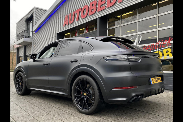 Porsche Cayenne Coupé 3.0 E-Hybrid 463PK - Matt Zwart I Panorama dak I Leer I Navigatie en nog veel Meer...