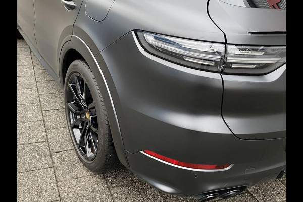 Porsche Cayenne Coupé 3.0 E-Hybrid 463PK - Matt Zwart I Panorama dak I Leer I Navigatie en nog veel Meer...