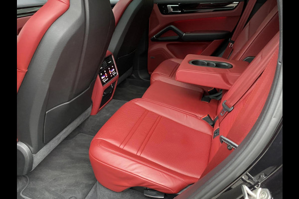 Porsche Cayenne Coupé 3.0 E-Hybrid 463PK - Matt Zwart I Panorama dak I Leer I Navigatie en nog veel Meer...