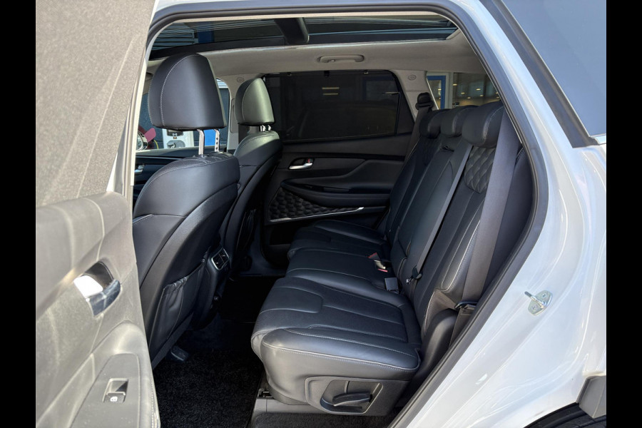 Hyundai Santa Fe 1.6 T-GDI PHEV Premium Sky 7p. | Afneembare trekhaak | Panoramadak | Stoelverwarming | Adaptive cruise control | Camera | KRELL