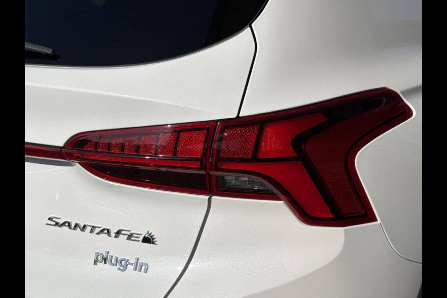 Hyundai Santa Fe 1.6 T-GDI PHEV Premium Sky 7p. | Afneembare trekhaak | Panoramadak | Stoelverwarming | Adaptive cruise control | Camera | KRELL