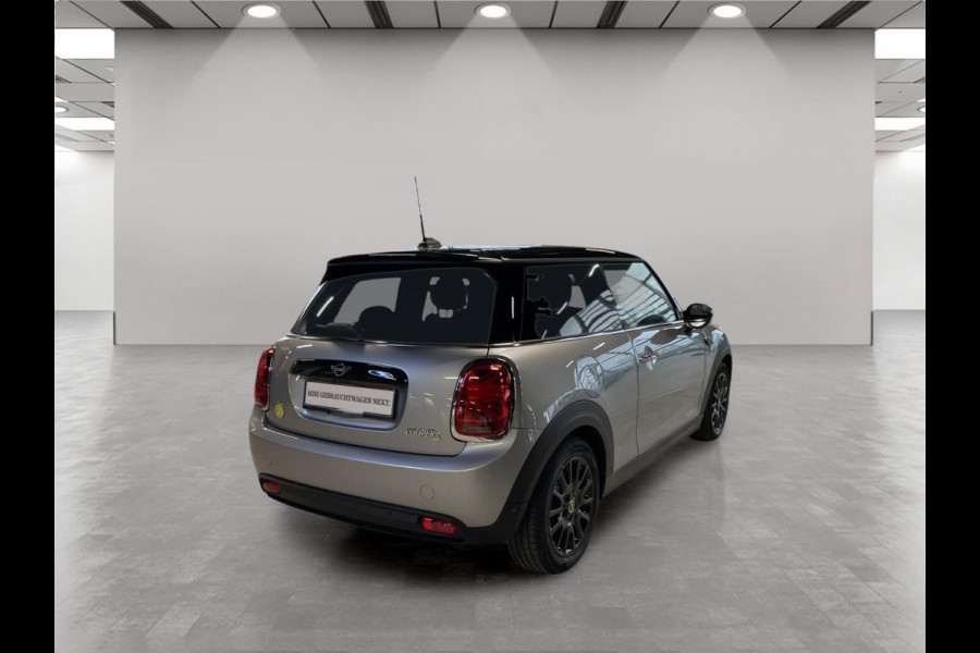 MINI Cooper SE Classic Head-Up Harman/Kardon Panoramadak Leder Sportstoel Neem contact op en we maken een afspraak!