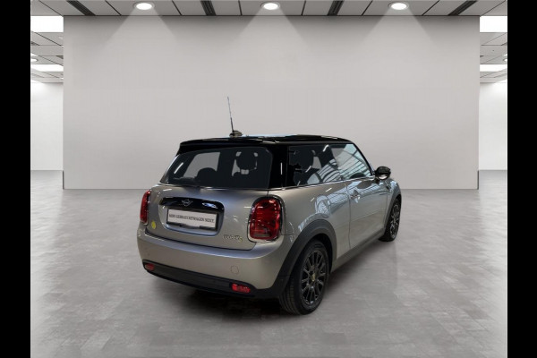 MINI Cooper SE Classic Head-Up Harman/Kardon Panoramadak Leder Sportstoel Neem contact op en we maken een afspraak!