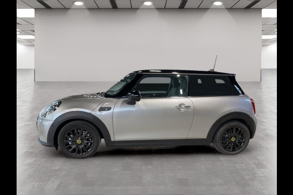 MINI Cooper SE Classic Head-Up Harman/Kardon Panoramadak Leder Sportstoel Neem contact op en we maken een afspraak!