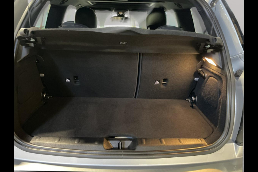 MINI Cooper SE Classic Head-Up Harman/Kardon Panoramadak Leder Sportstoel Neem contact op en we maken een afspraak!