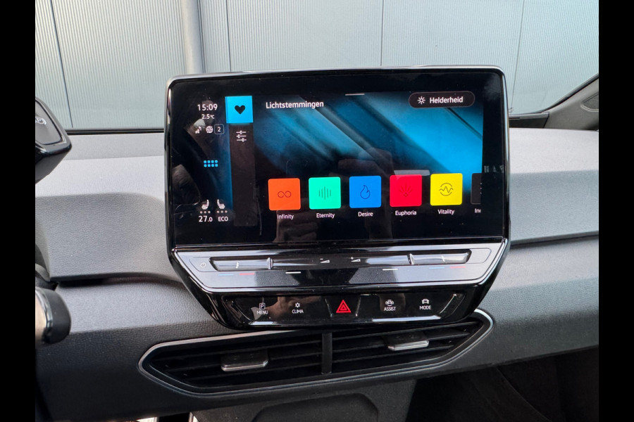 Volkswagen ID.3 First Black Edition 58 kWh * SoH 89% * Steunhaak * Navigatie * Parkeersensoren * Adaptieve Cruise *