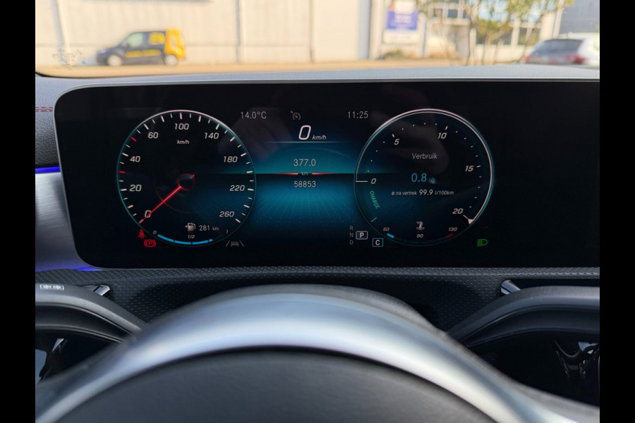 Mercedes-Benz CLA-Klasse 200 AMG Line l PANO l XENON