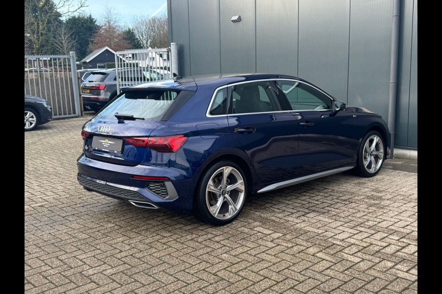 Audi A3 Sportback 30 TFSI S-line edition * Navigatie * Parkeersensoren * Audi Sound *