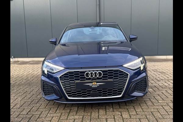 Audi A3 Sportback 30 TFSI S-line edition * Navigatie * Parkeersensoren * Audi Sound *