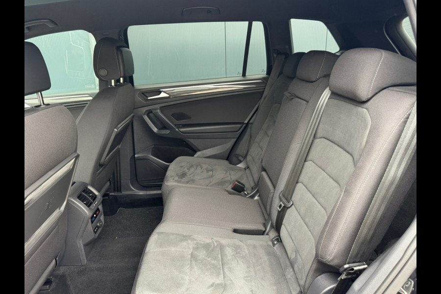 Volkswagen Tiguan Allspace 1.5 TSI R-Line * Trekhaak * Camera * Virtual Cockpit * Stoelverwarming *