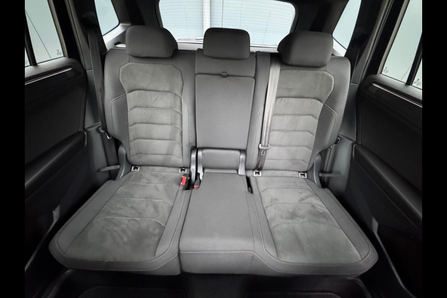 Volkswagen Tiguan Allspace 1.5 TSI R-Line * Trekhaak * Camera * Virtual Cockpit * Stoelverwarming *