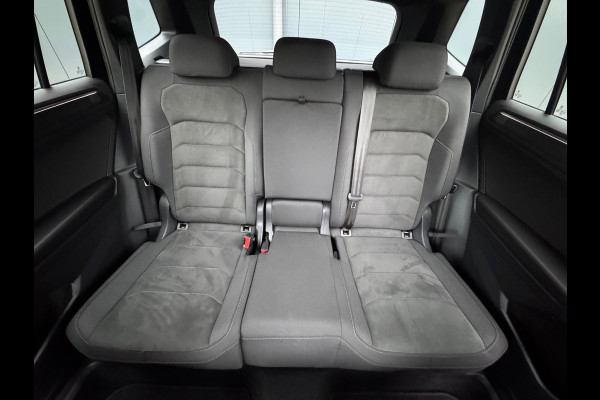Volkswagen Tiguan Allspace 1.5 TSI R-Line * Trekhaak * Camera * Virtual Cockpit * Stoelverwarming *