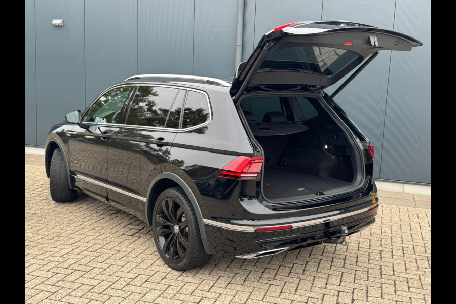 Volkswagen Tiguan Allspace 1.5 TSI R-Line * Trekhaak * Camera * Virtual Cockpit * Stoelverwarming *