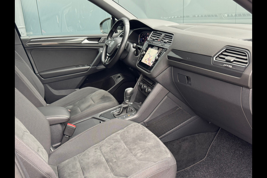 Volkswagen Tiguan Allspace 1.5 TSI R-Line * Trekhaak * Camera * Virtual Cockpit * Stoelverwarming *