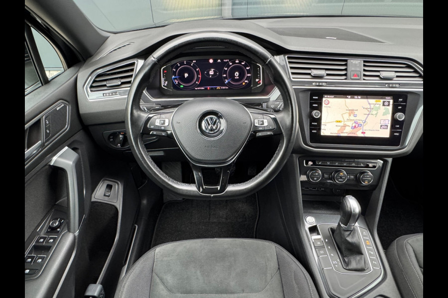 Volkswagen Tiguan Allspace 1.5 TSI R-Line * Trekhaak * Camera * Virtual Cockpit * Stoelverwarming *