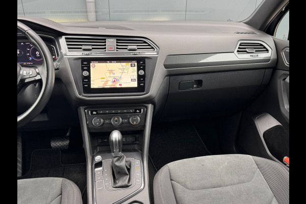 Volkswagen Tiguan Allspace 1.5 TSI R-Line * Trekhaak * Camera * Virtual Cockpit * Stoelverwarming *