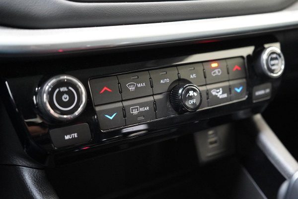 Jeep Compass 4xe 240 Plug-in Hybrid Electric S | SoH 89% | Leder | Navigatie | Achteruitrijcamera | Stuurverwarming