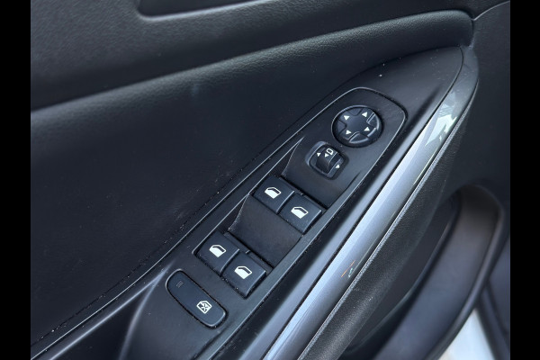 Opel Grandland X 1.6 Turbo Hybrid Elegance /Camera / Carplay