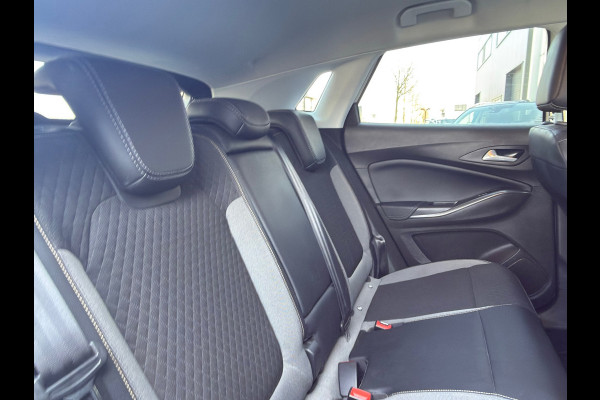 Opel Grandland X 1.6 Turbo Hybrid Elegance /Camera / Carplay