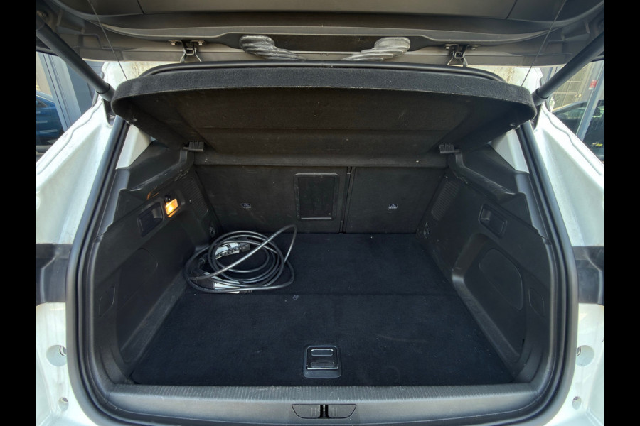 Opel Grandland X 1.6 Turbo Hybrid Elegance /Camera / Carplay