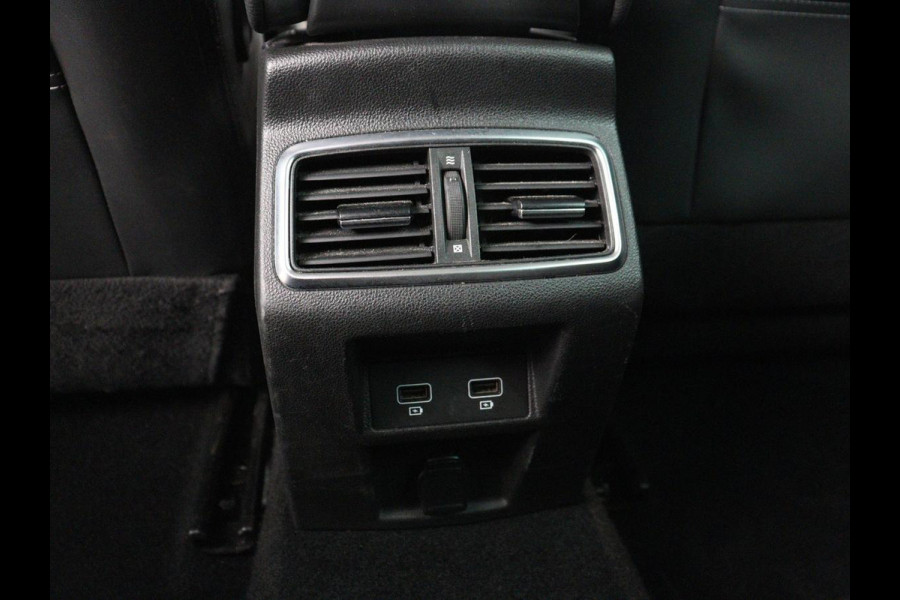 Renault Mégane 1.3 TCe Intens | Trekhaak | Carplay | Keyless | Navigatie | Full LED | Climate control | Parkeerhulp | Bluetooth | Cruise control