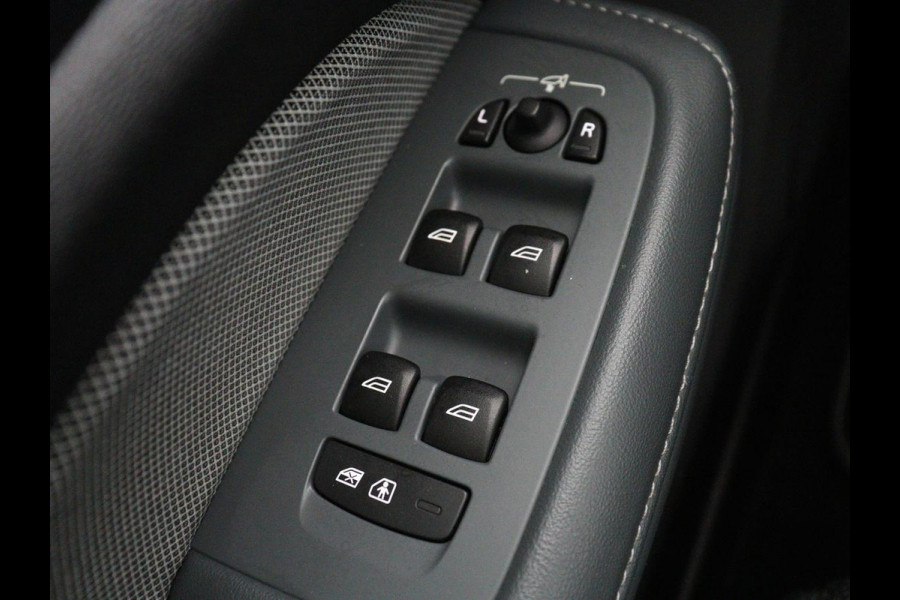 Volvo V60 2.0 B4 R-Design | Stoelverwarming | Adaptive cruise | Carplay | Camera | Keyless | Navigatie | Half leder | Full LED | Parkeerhulp | Climate control