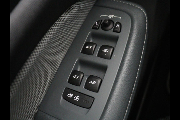 Volvo V60 2.0 B4 R-Design | Stoelverwarming | Adaptive cruise | Carplay | Camera | Keyless | Navigatie | Half leder | Full LED | Parkeerhulp | Climate control